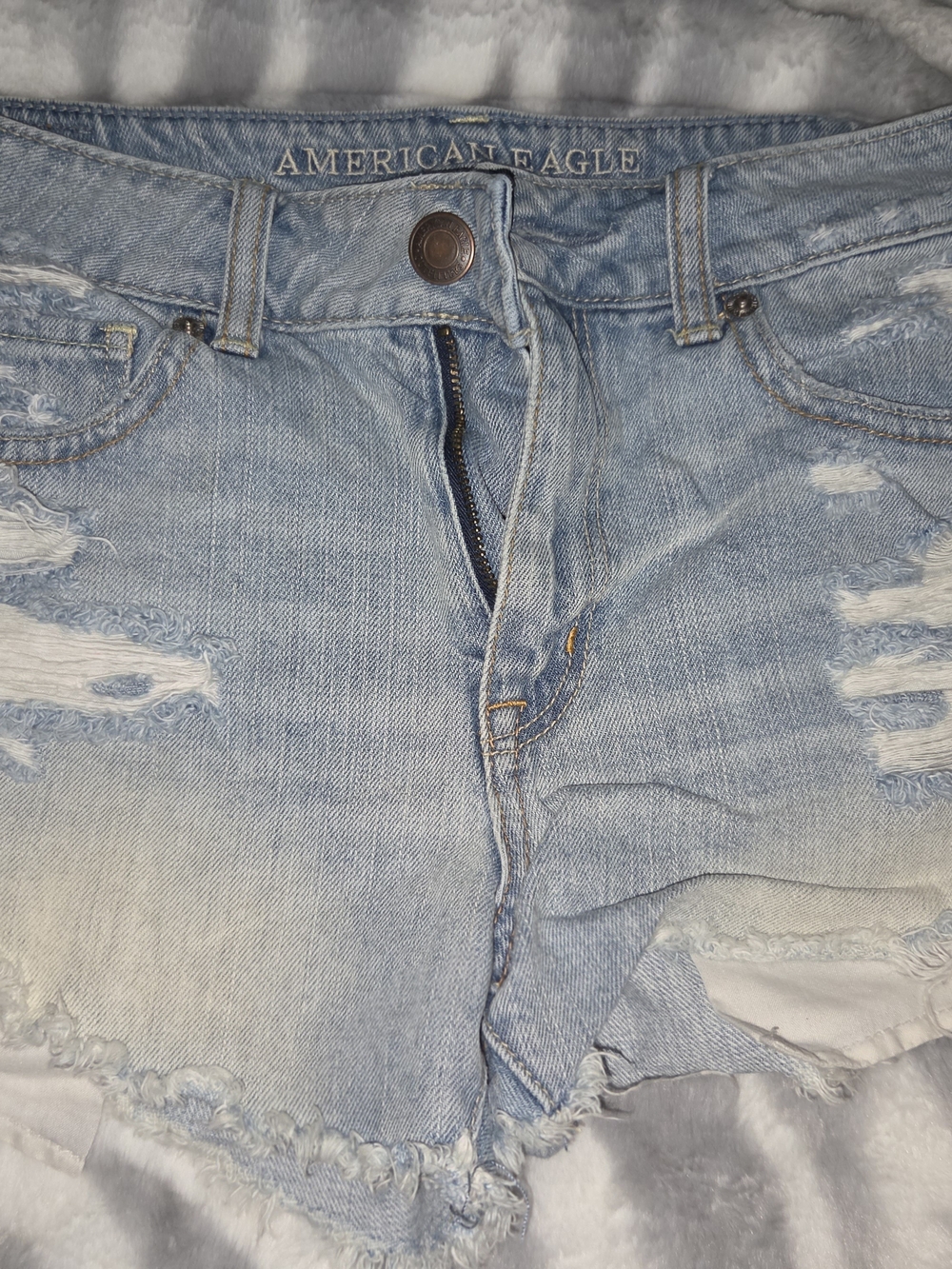 American Eagle Outfitters Light Blue Distressed Men’s Denim Shorts